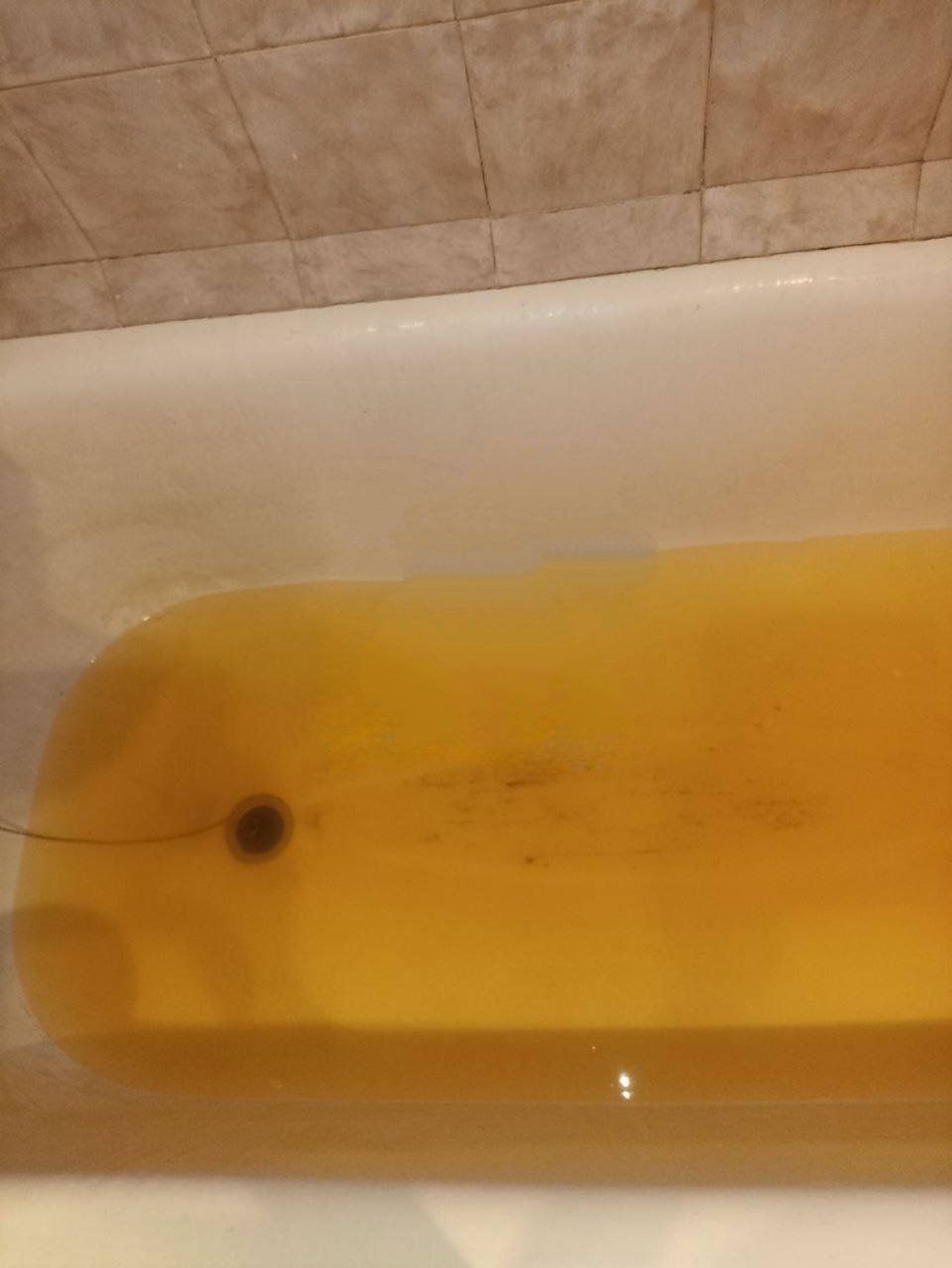 Водопроводная вода в Донецке. Фото: Telegram-канал «Перекличка вода Донецк ДНР»