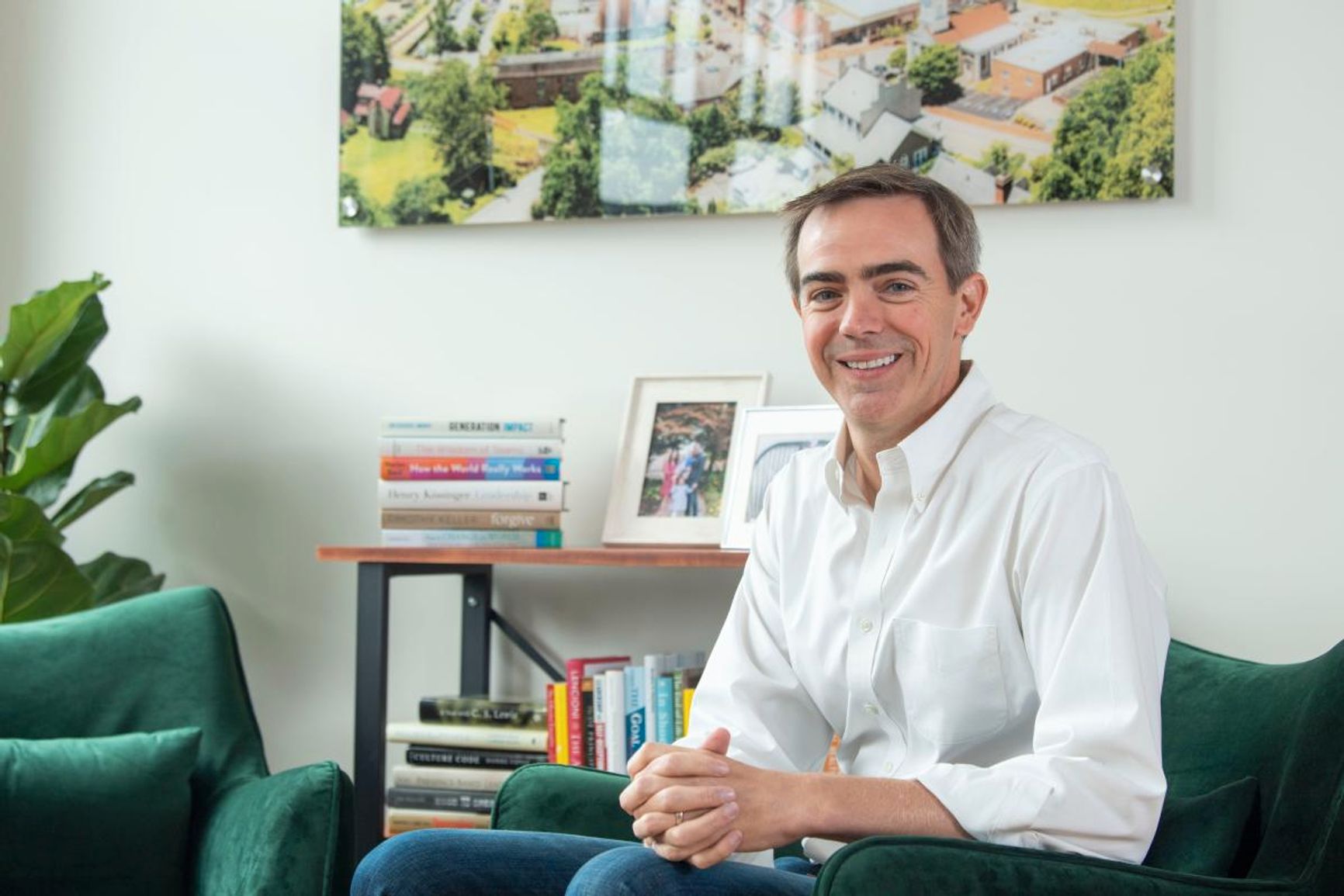 За программу сокращений и реорганизации отвечает член DOGE Илона Маска — Брэд Смит